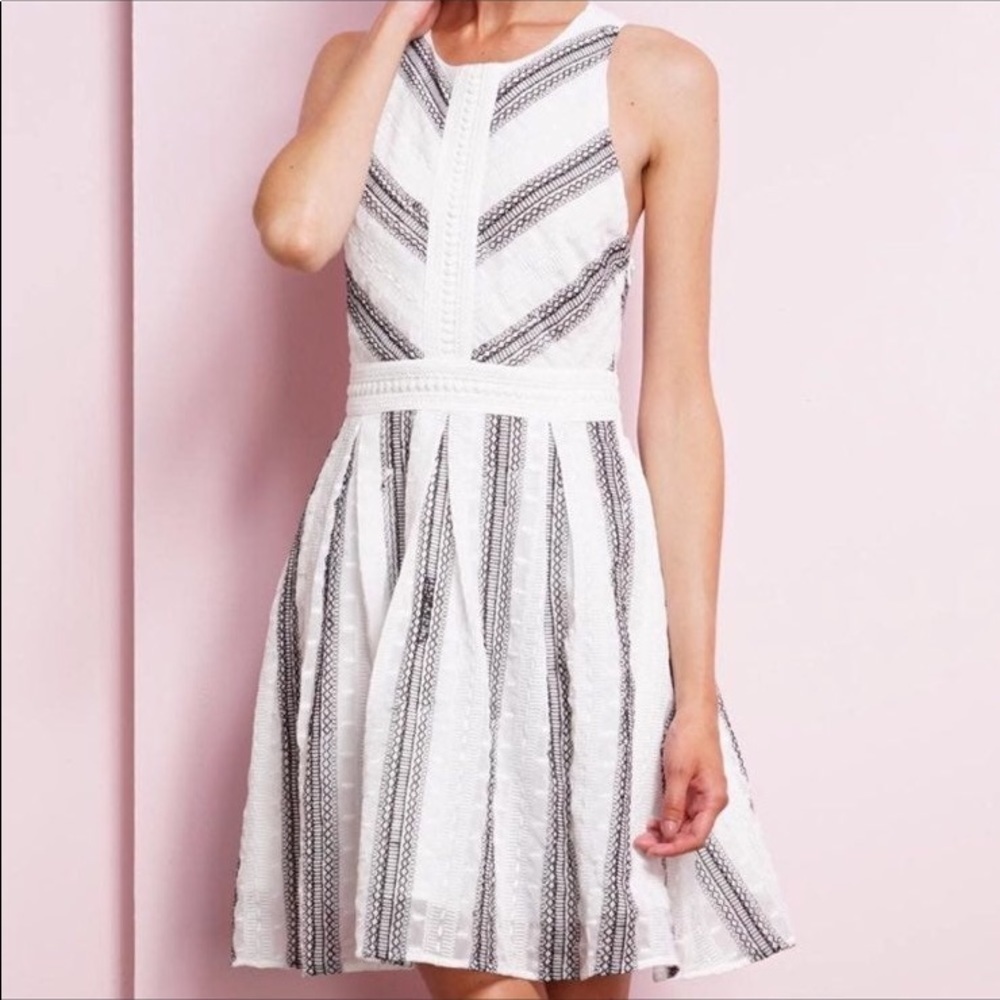 ADELYN‎ RAE Embroidered Lace Sleeveless Fit & Flare Crisscross Back Midi Dress S